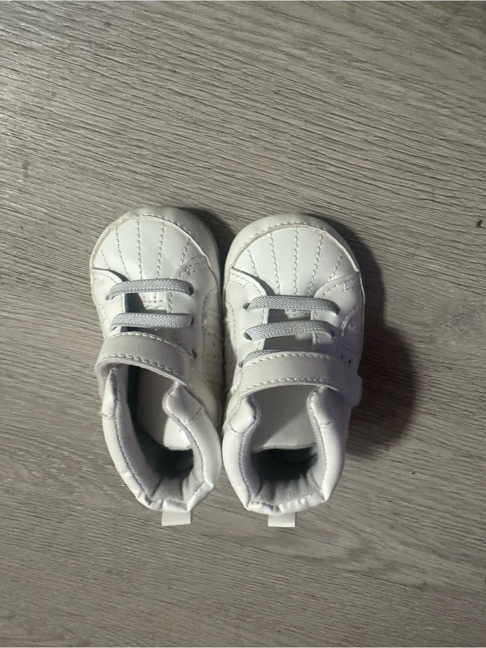 White baby' Velcro Sneakers - Classic Toddler Shoes